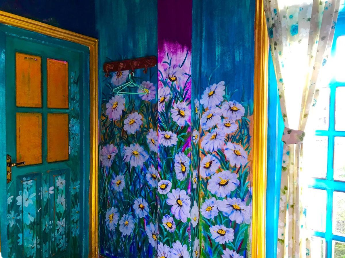 Serendipity Lake Artistic Bungalow By Heidis Home Нувара Елия Екстериор снимка